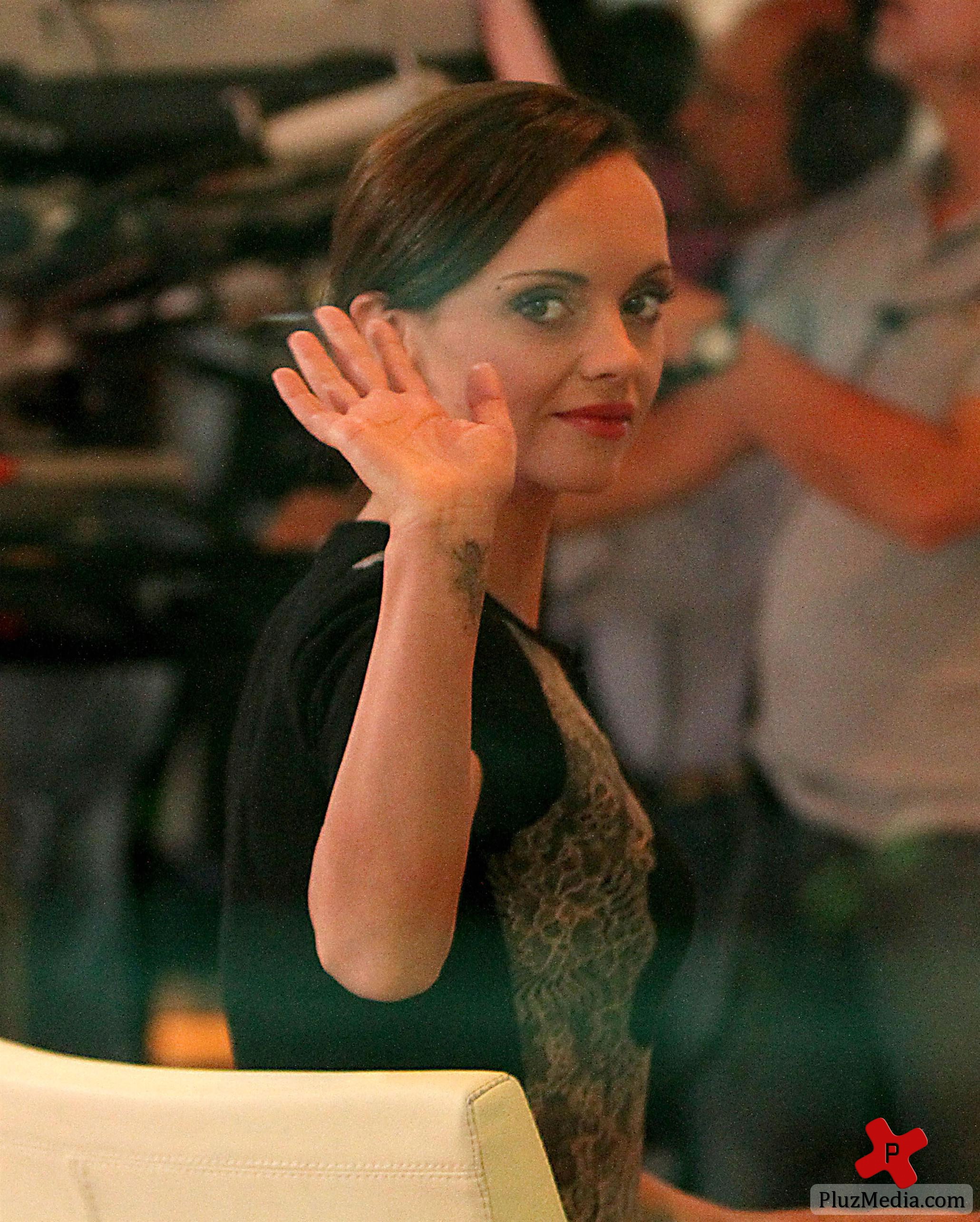 Christina Ricci appears on 'Good Morning America' to promote her new show 'Pan Am' | Picture 85711